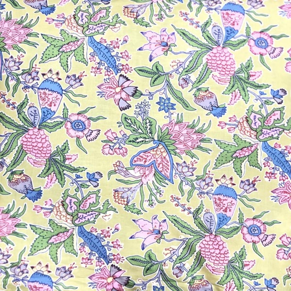 Latest Small Floral print Cotton Fabric Sewing Fabric for Dress Making Quilting Fabric