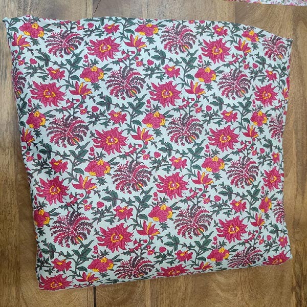 New Beautifull Design Small Floral Screen Print Cotton Fabric Sewing Fabric for Dress Making Quilting Fabric Kimono